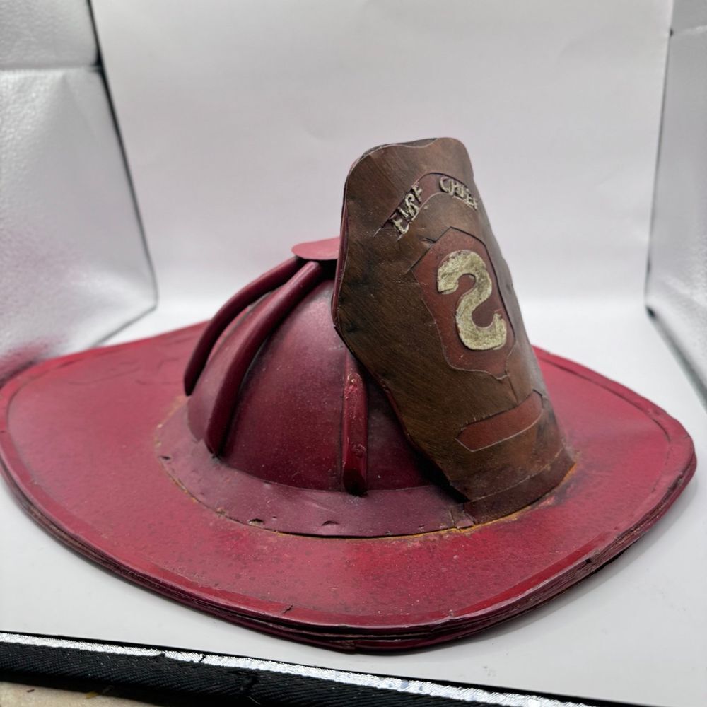 Vintage‎ metal fire chiefs hat decor red - Picture 8 of 9